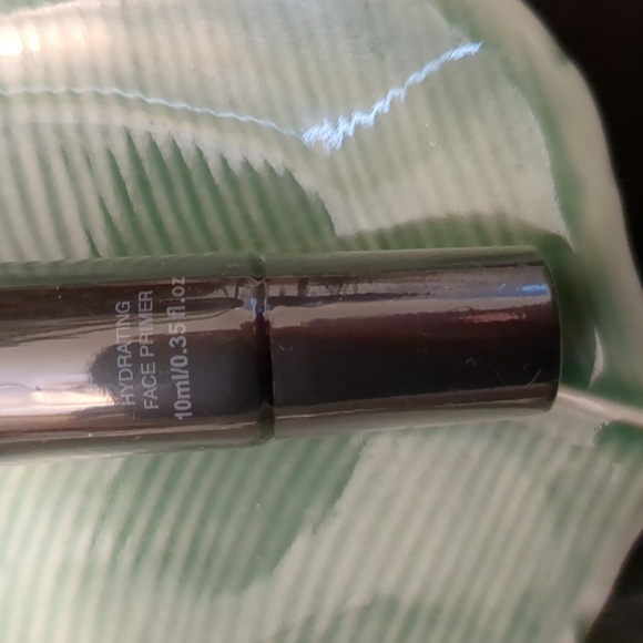 Face Primer - Picture 2 of 3